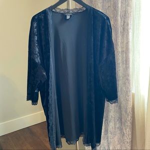 Kimono Style Velvet Topper